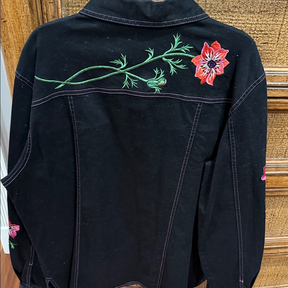 Bob Mackie Black Floral Embroidered Tunic - Picture 4 of 4